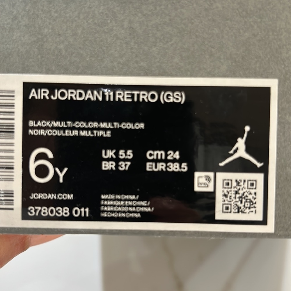 Jordan 11 Retro Jubilee size 6Y - Picture 9 of 10